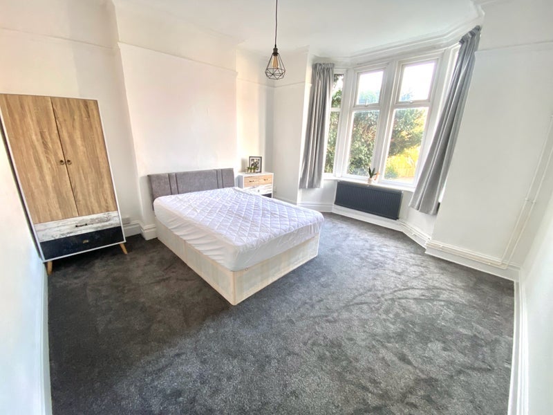 Room Aylestone Road in Leicester