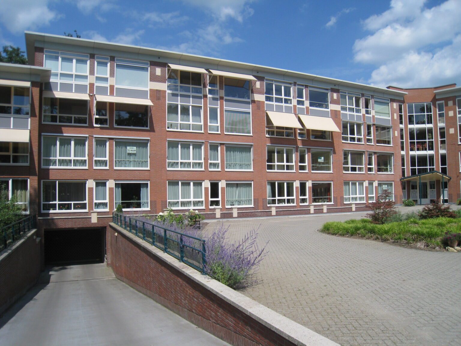 Appartement Bloemendalsweg 11 f20 in Colmschate