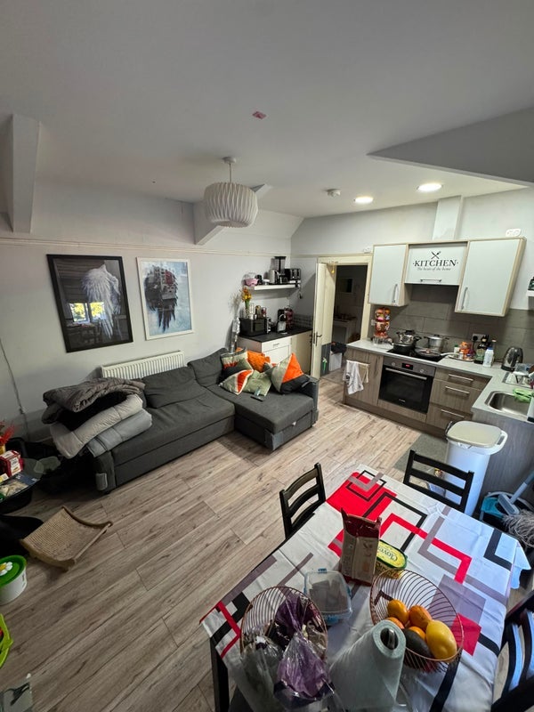 Room Stuart Crescent in Greater London