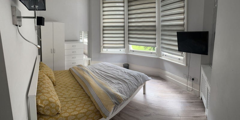 Room Stuart Crescent in Greater London