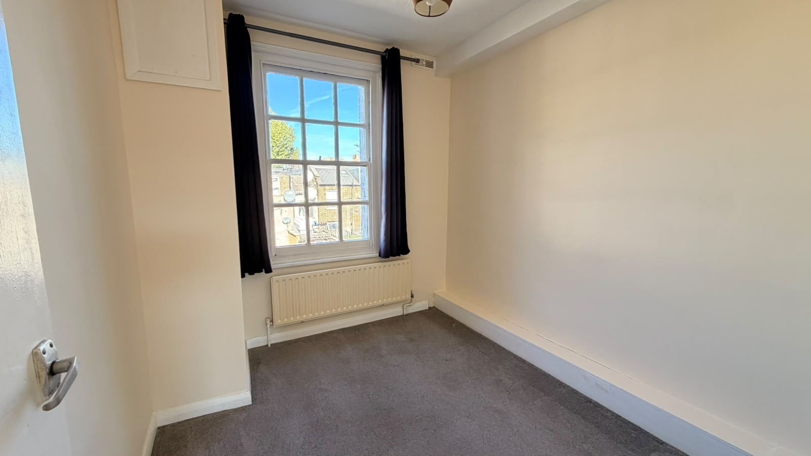 Flat Gibson Gardens in Greater London