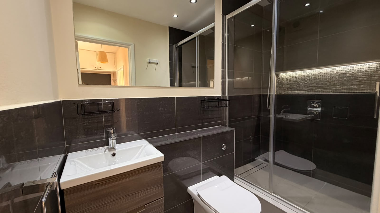 Flat Gibson Gardens in Greater London