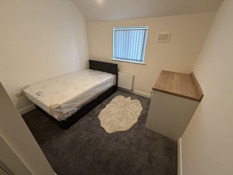 Room Gwendoline Avenue in Hinckley and Bosworth
