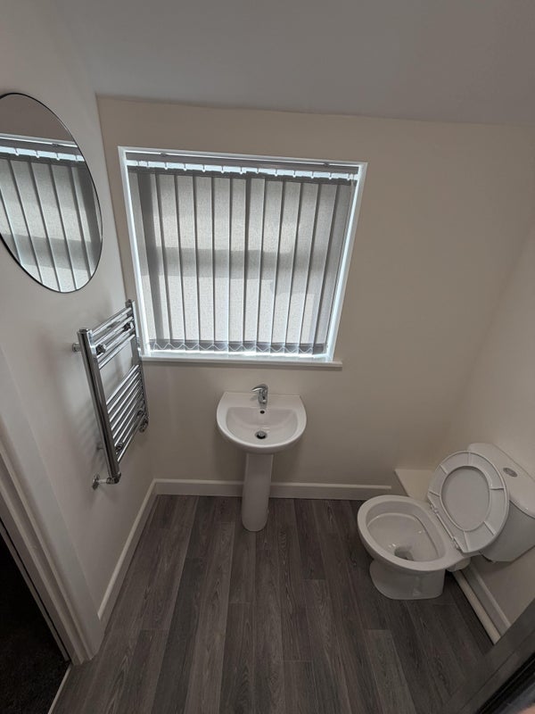 Room Gwendoline Avenue in Hinckley and Bosworth