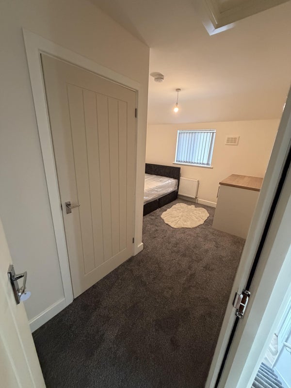 Room Gwendoline Avenue in Hinckley and Bosworth