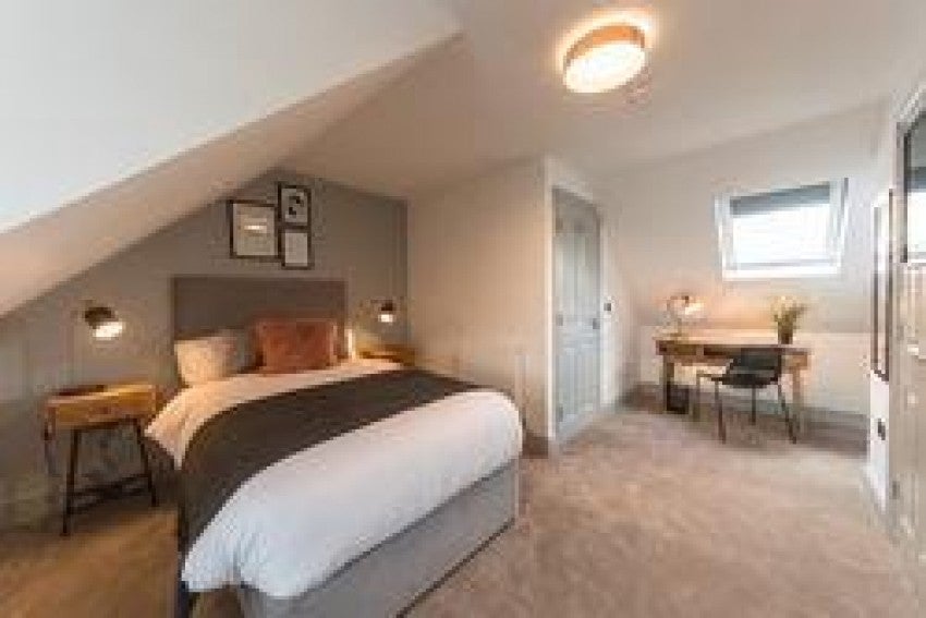 Room Vastern Road in Reading