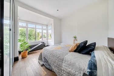 Flat British Grove in Greater London