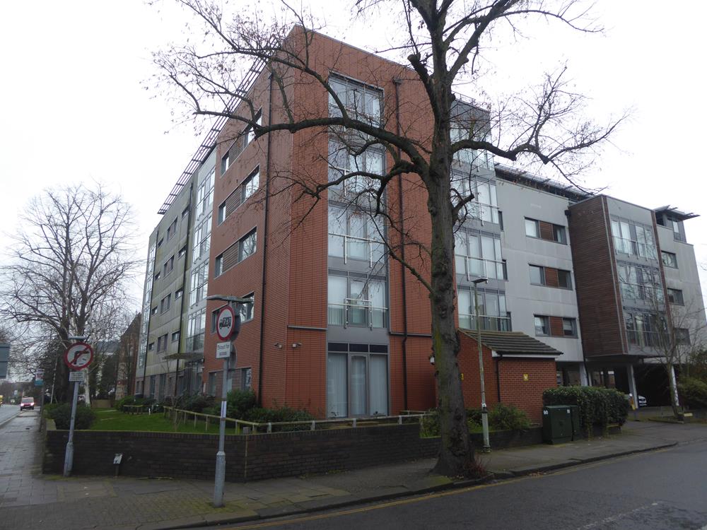 Flat Goldington Road in Bedford