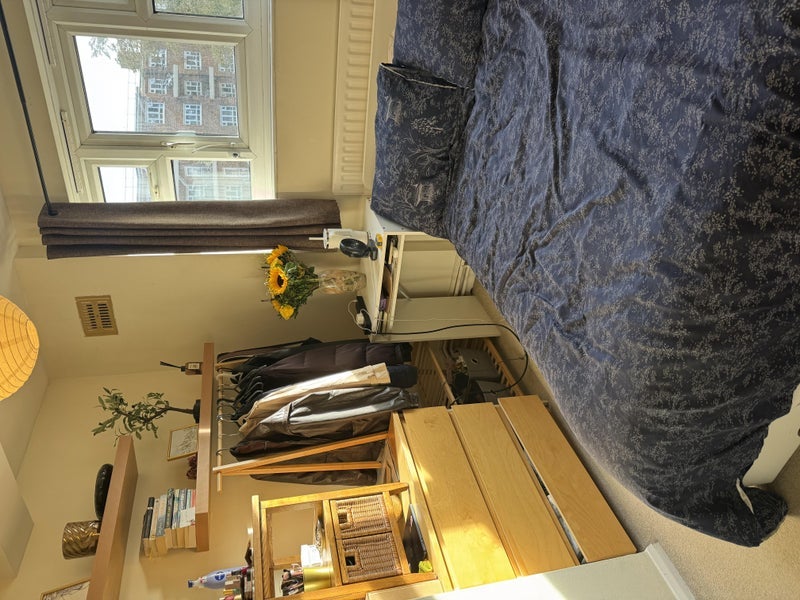 Room Horne Way in Greater London