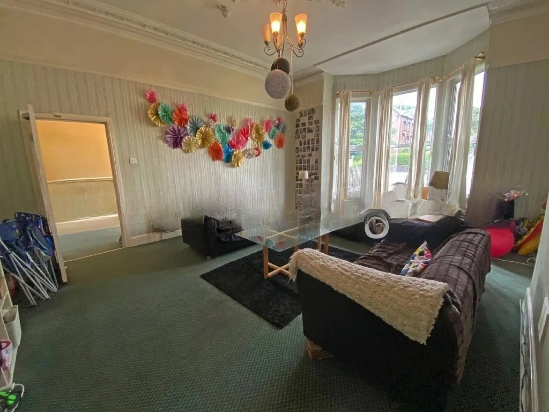 Flat Belle Vue Road in Leeds