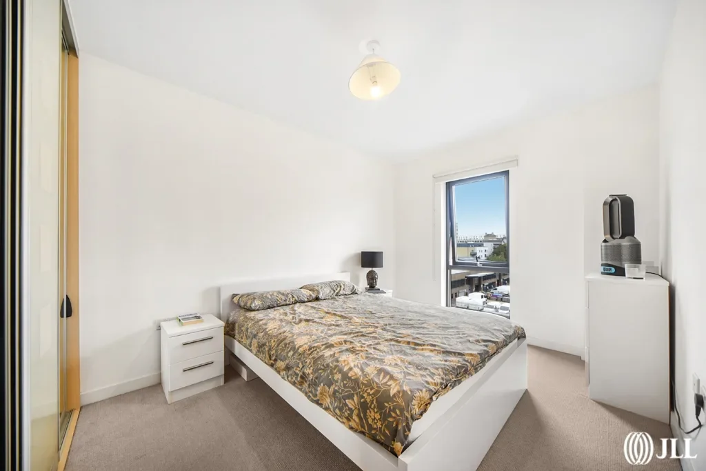 Flat Cotall Street in Greater London