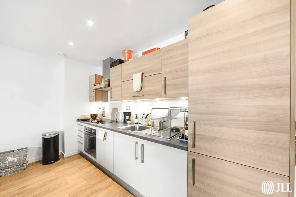 Flat Cotall Street in Greater London