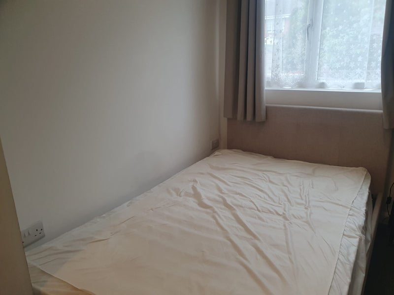 Room Bellhouse Road in Sheffield
