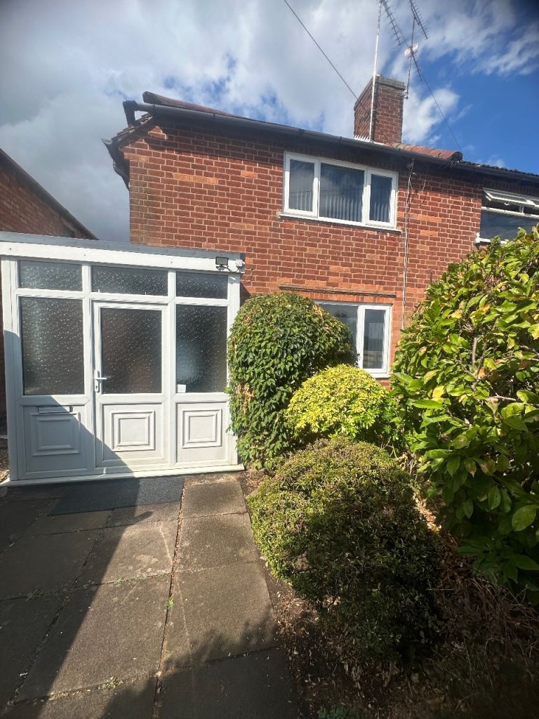 House Northfield Avenue in Charnwood