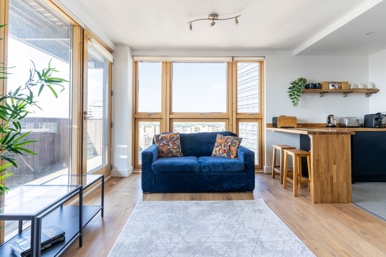 Flat Byng Street in Greater London