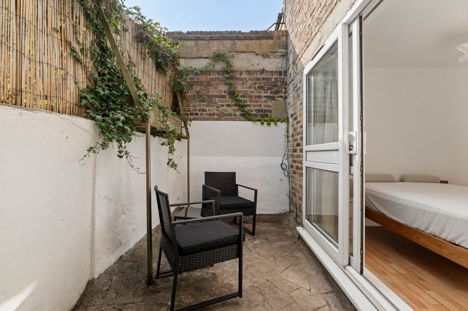 Flat Offord Road in Greater London