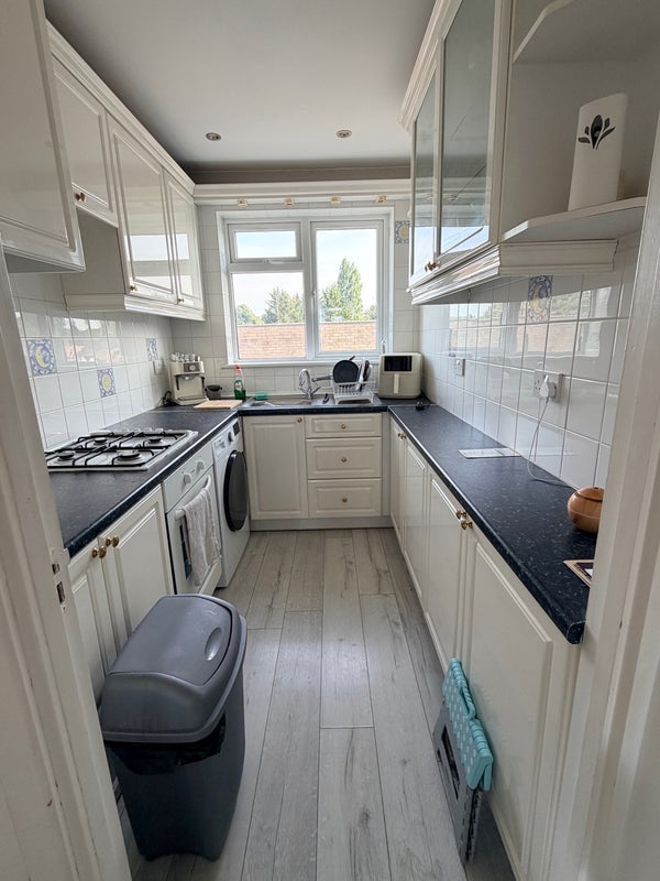 Room Hutton Road in Brentwood