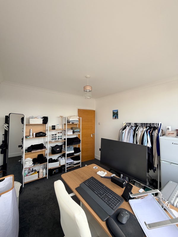 Room Hutton Road in Brentwood