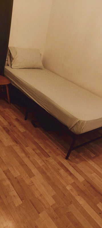 Room Croydon Road in Greater London