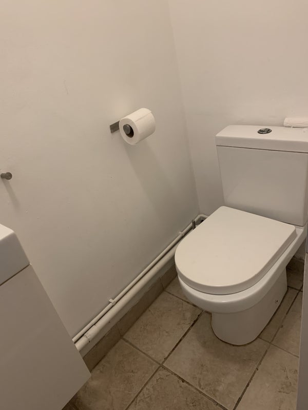 Room Serbin Close in Greater London