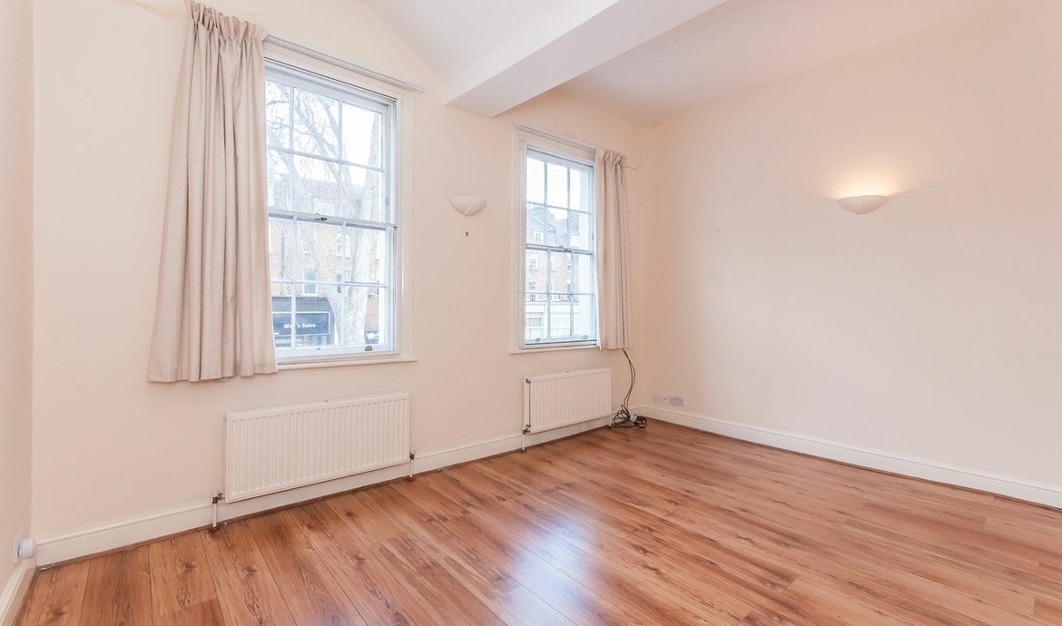 Flat Kennington Lane in Greater London