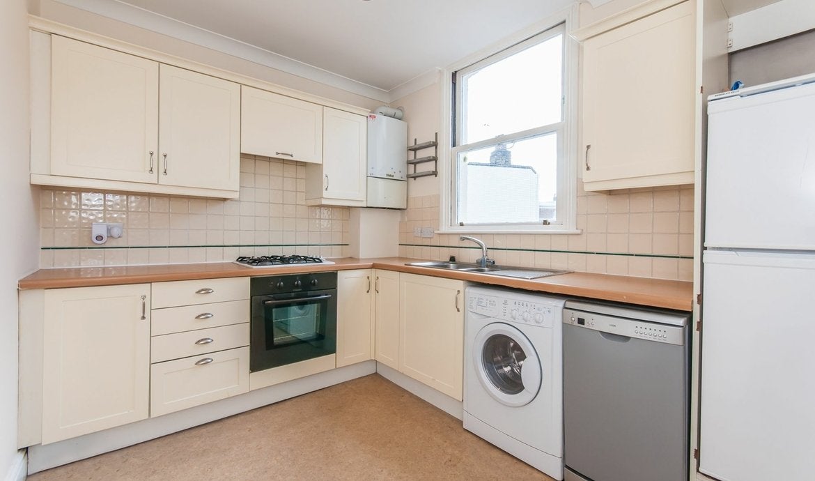 Flat Kennington Lane in Greater London