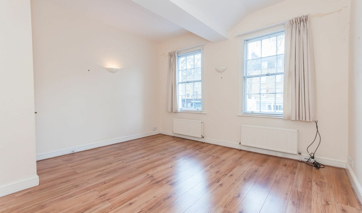 Flat Kennington Lane in Greater London