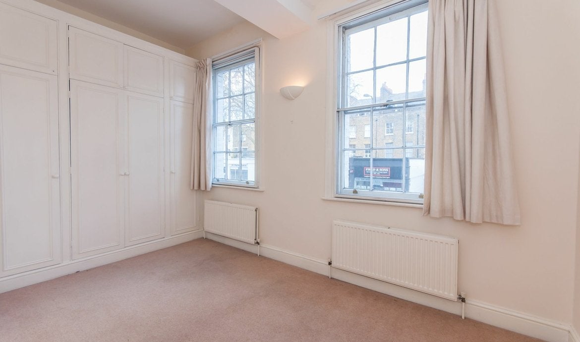Flat Kennington Lane in Greater London