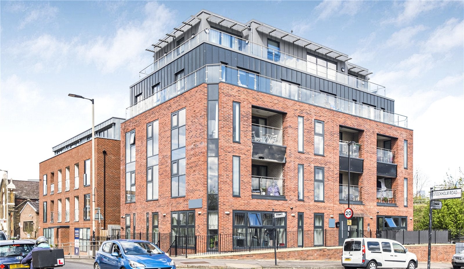 Flat Ilderton Road in Greater London