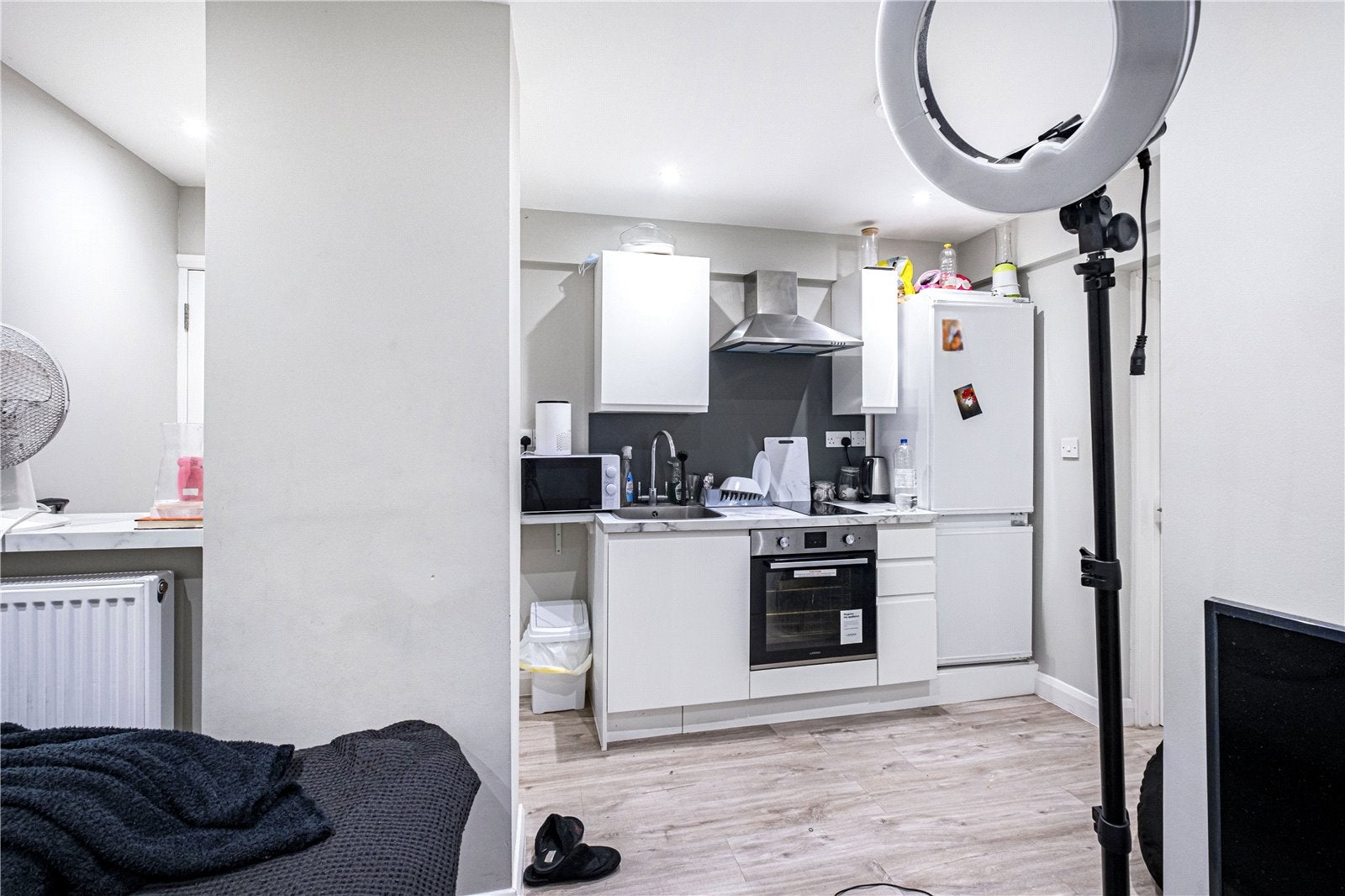 Flat Ilderton Road in Greater London