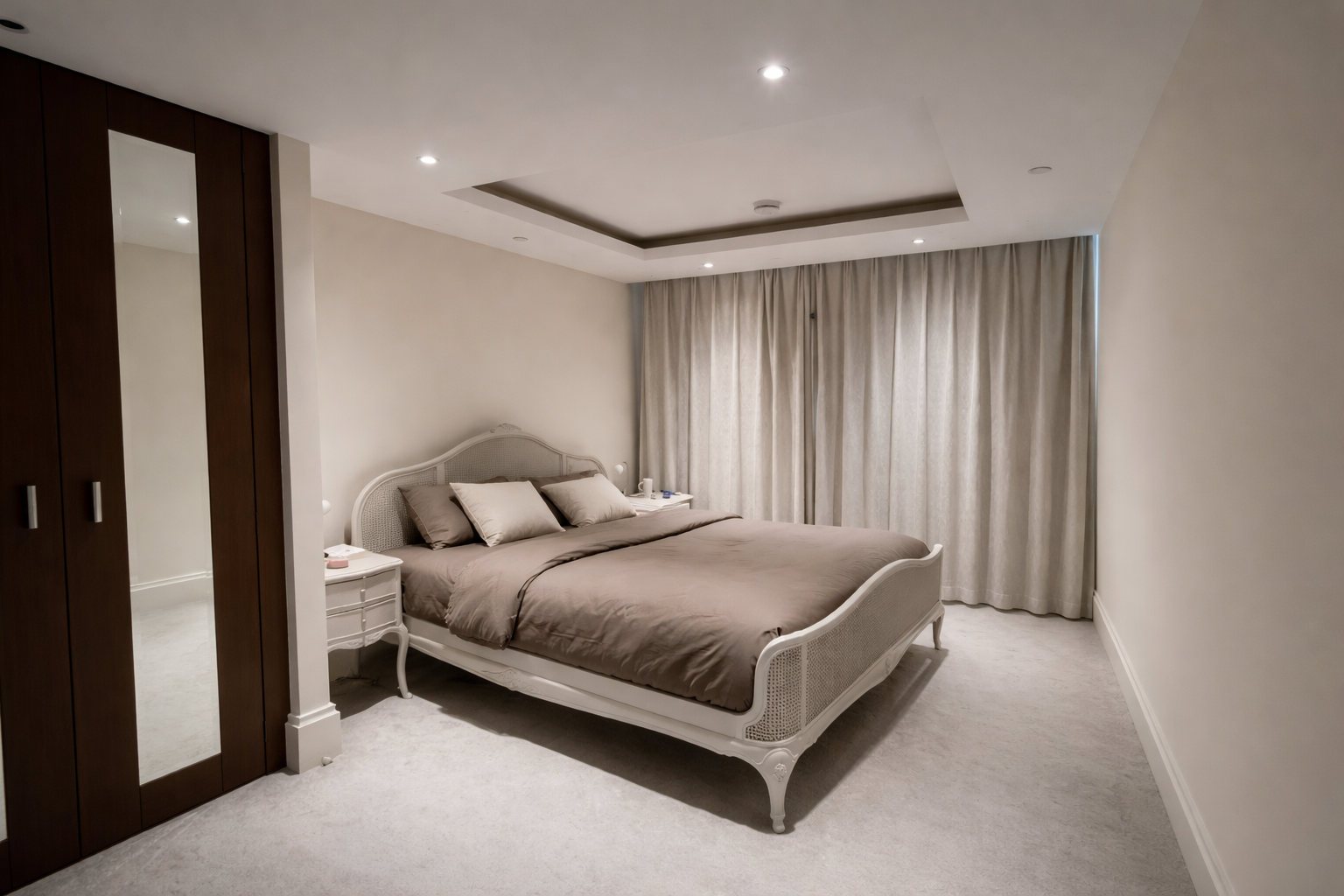Flat Surrey Street in City of Westminster
