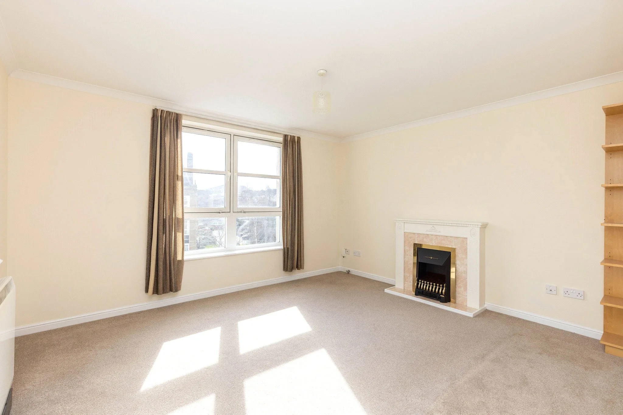 Flat Broughton Road in City of Edinburgh