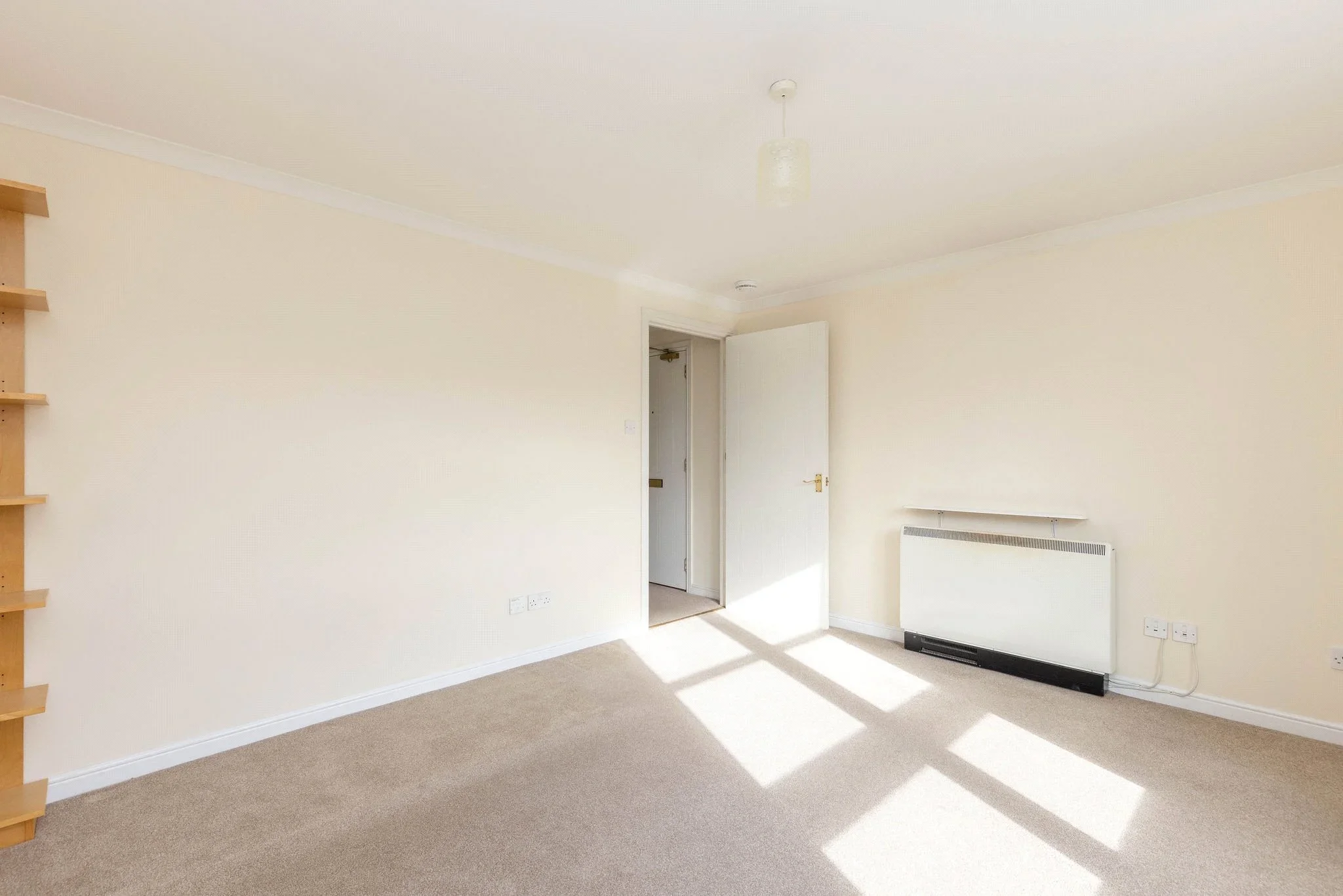Flat Broughton Road in City of Edinburgh
