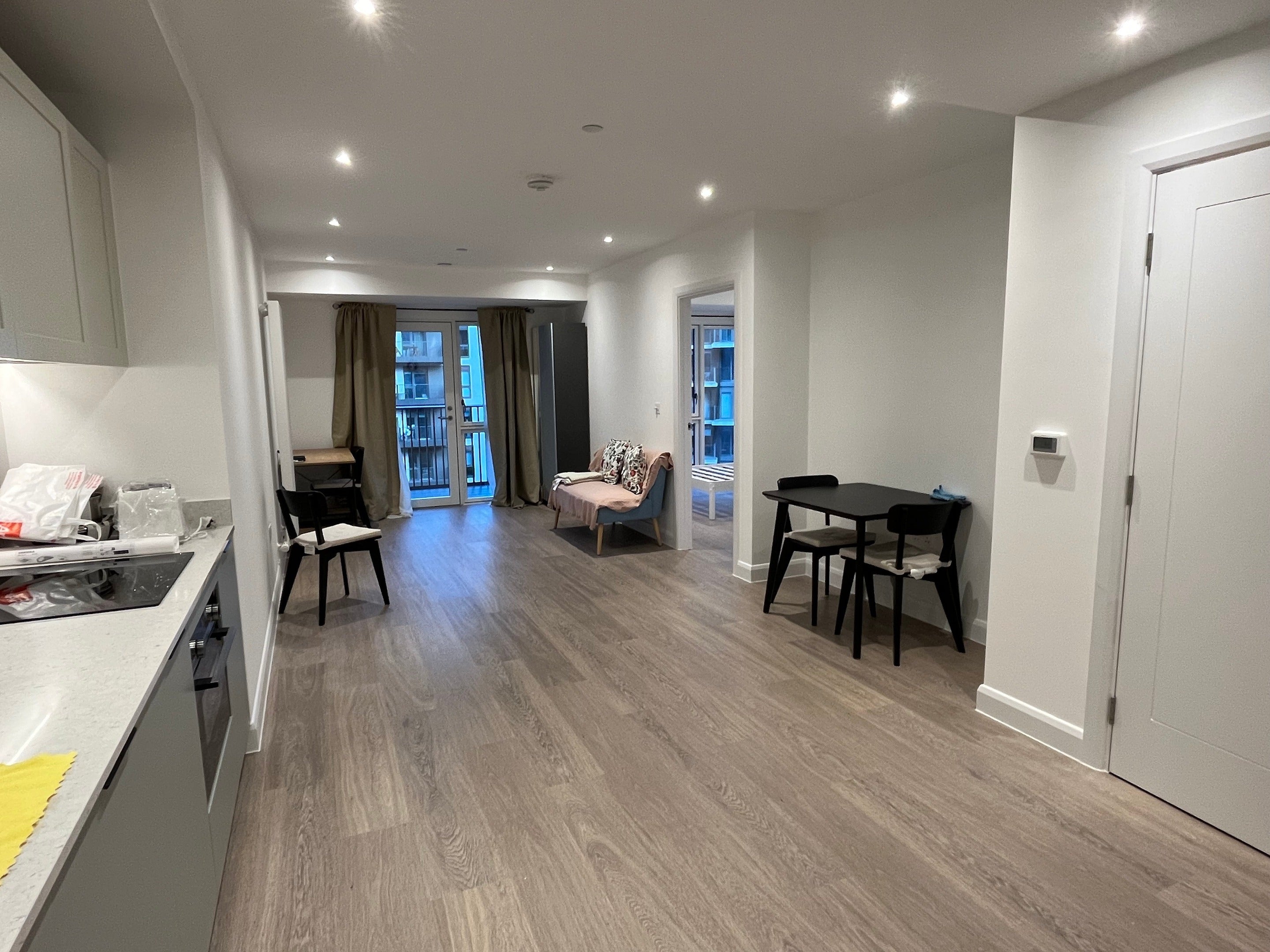Flat Sandstone Lane in Greater London