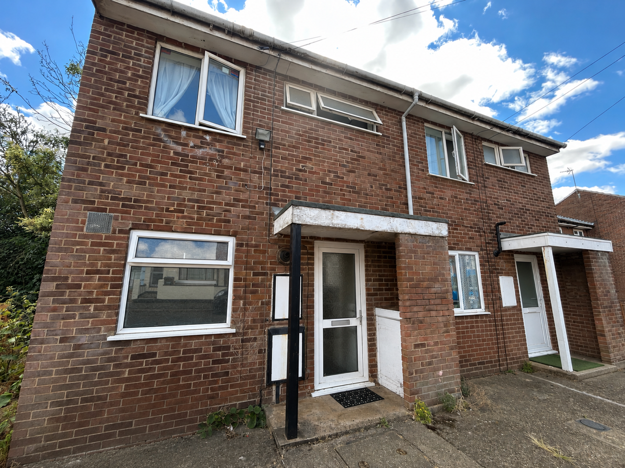 House Winstanley Road in Wellingborough