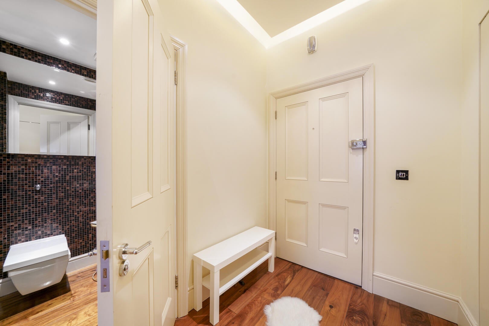 Flat Queen's Gate Place in Greater London