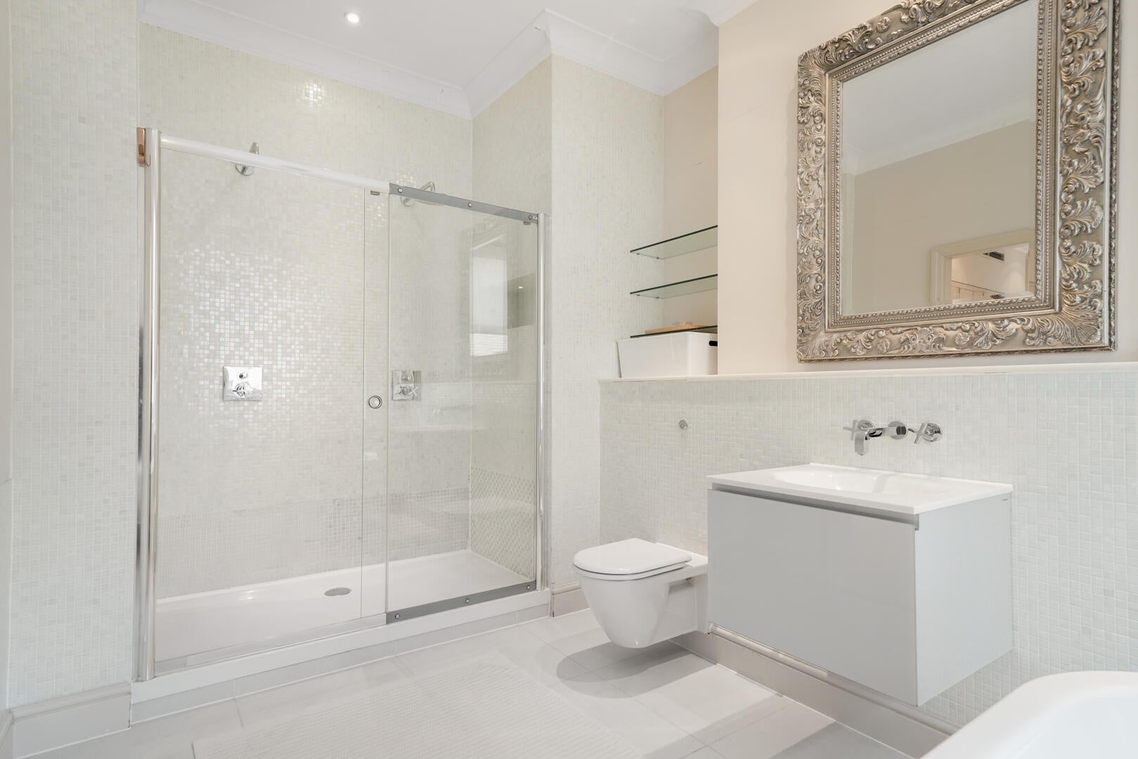 Flat Queen's Gate Place in Greater London
