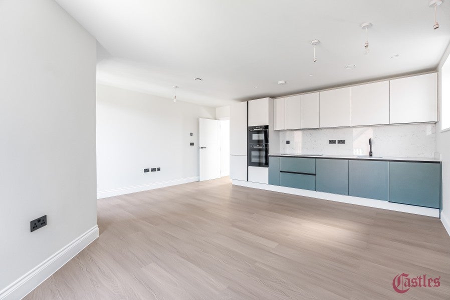Flat Harold Road in Greater London