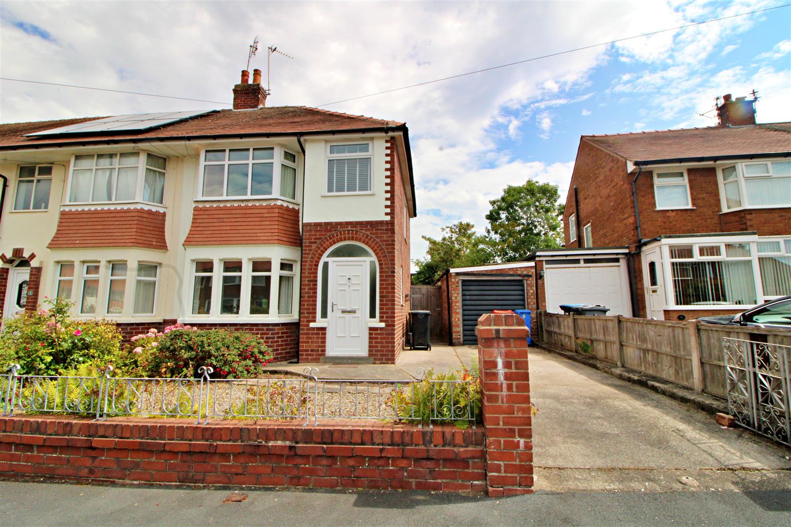 House Rutland Avenue in Borough of Wyre