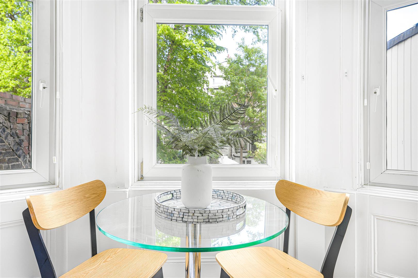 Flat Russell Road in Greater London