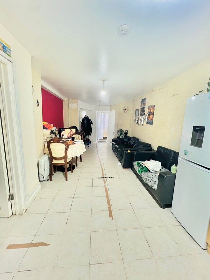Flat Northbrook Road in Greater London
