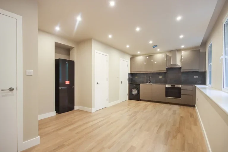 Flat North End in London