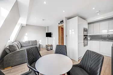 Flat Finborough Road in Greater London