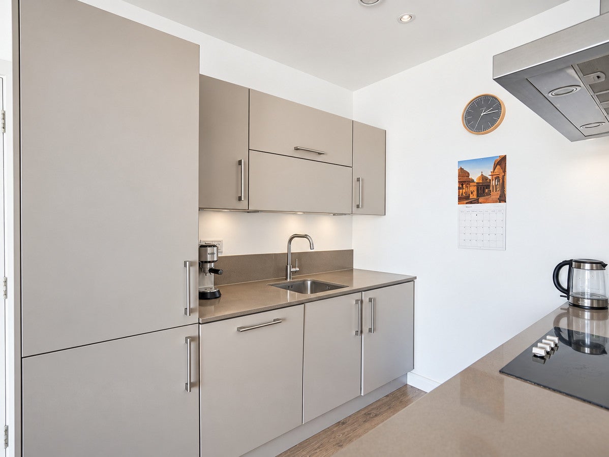 Flat Rotherhithe New Road in Greater London