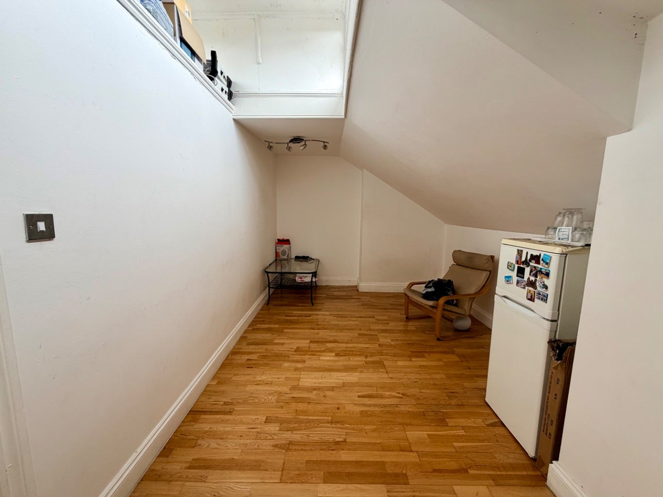 Flat Ealing Road in Greater London