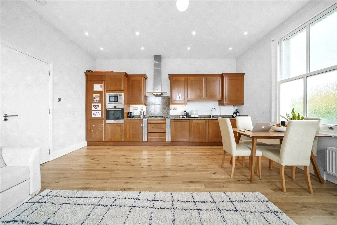 Flat Crescent Wood Road in Greater London