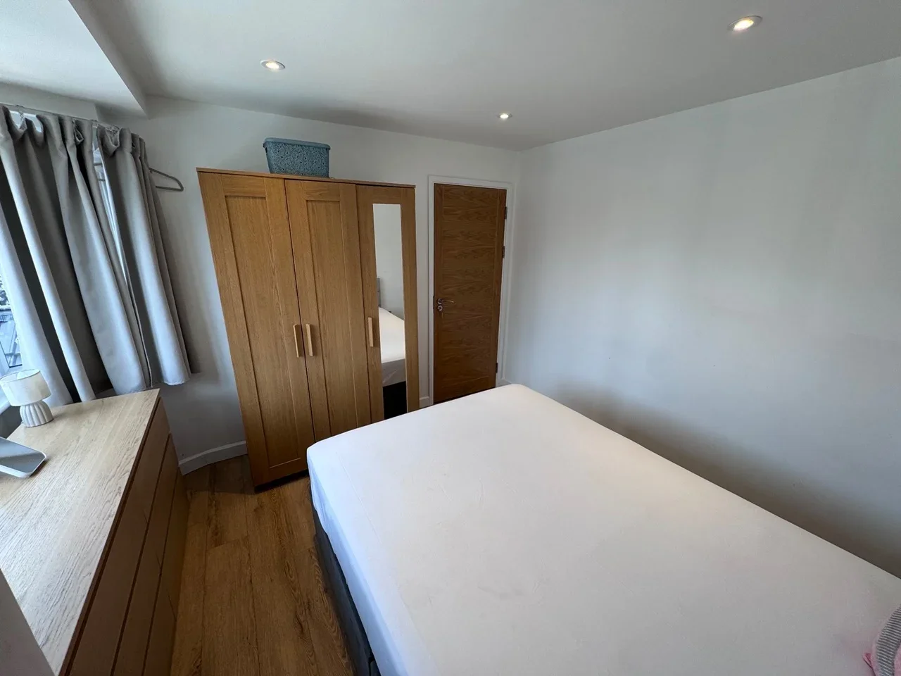 Room Bedford Road in Greater London