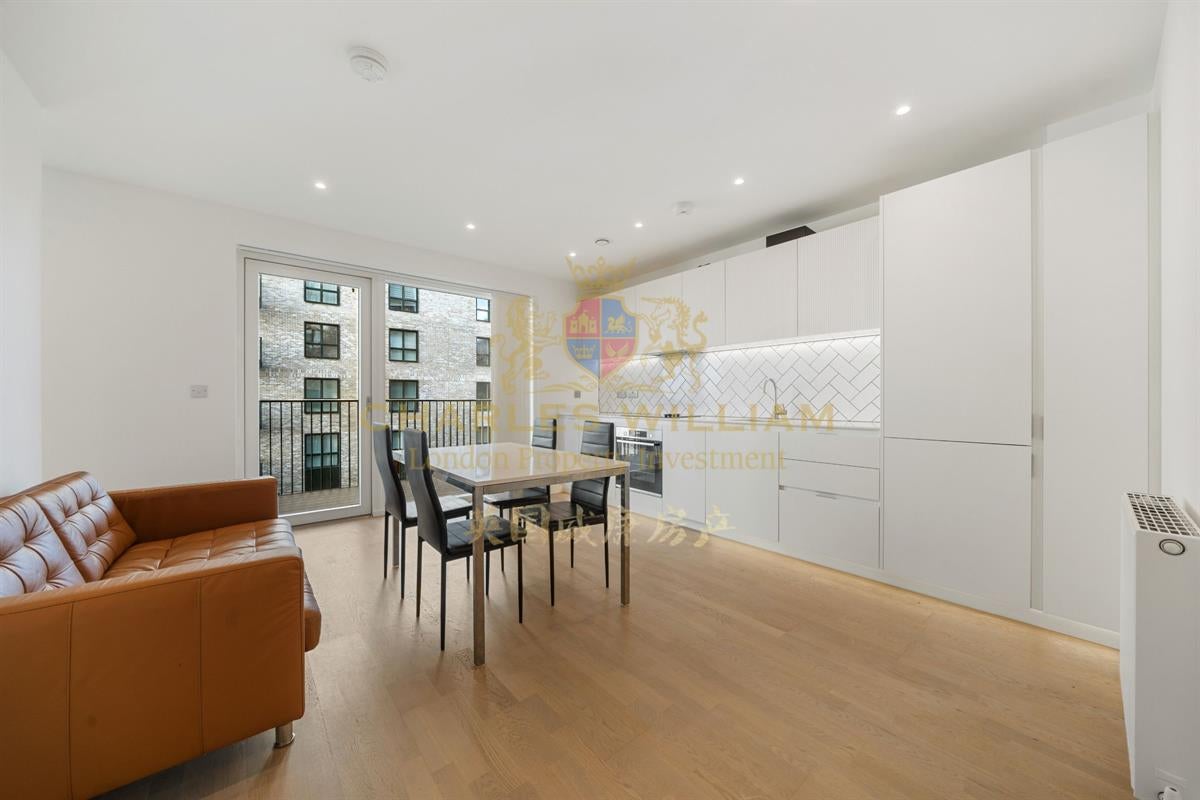 Flat Greenleaf Walk in Greater London