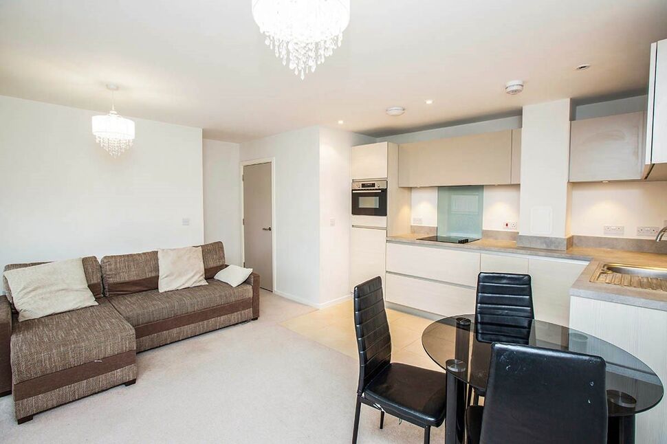 Flat Hastings Road in Greater London