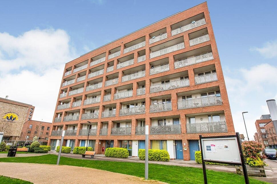 Flat Hastings Road in Greater London